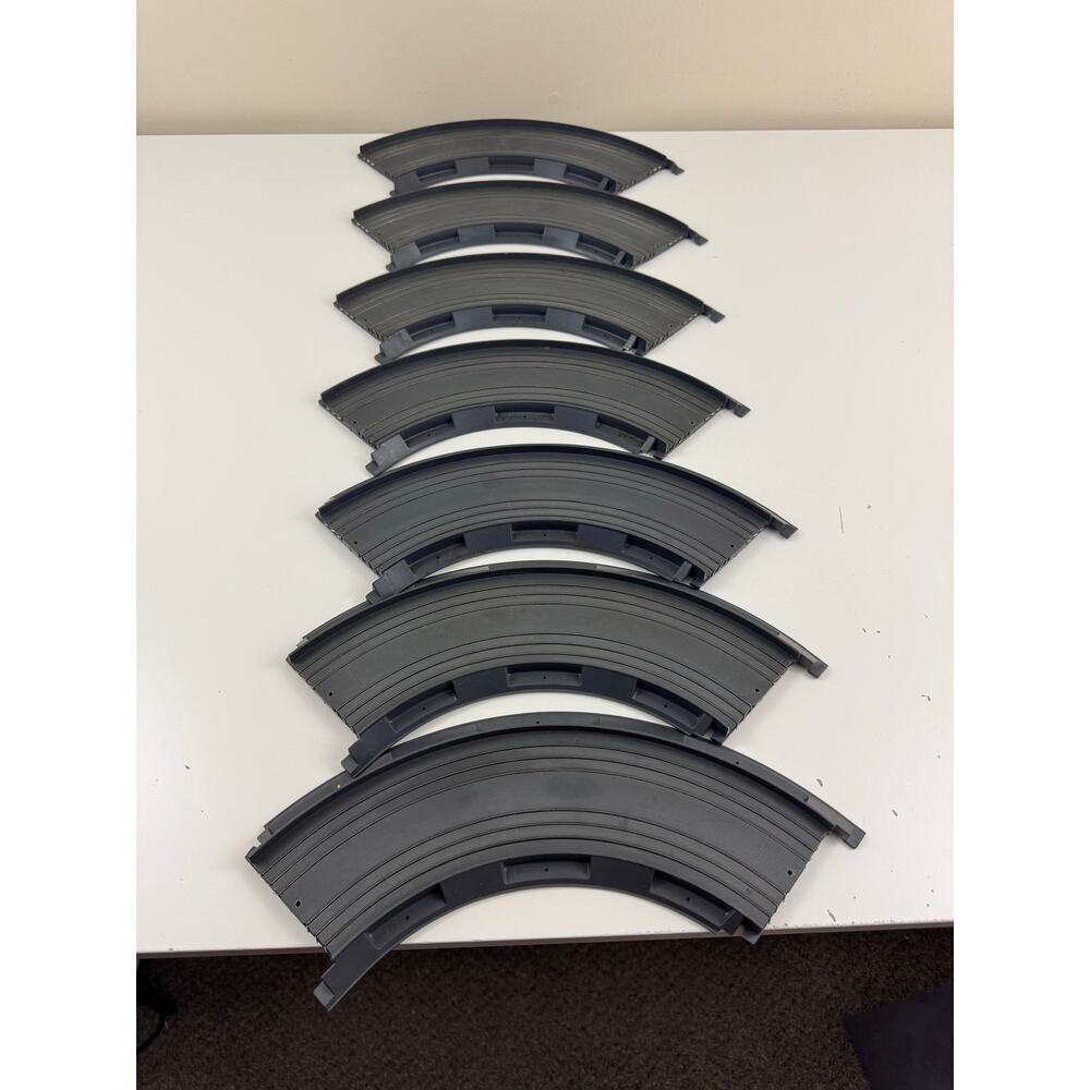 Vintage Lot of 7 Pieces of Aurora AFX Ultra 5 Curved Track 9" Inside Radius READ